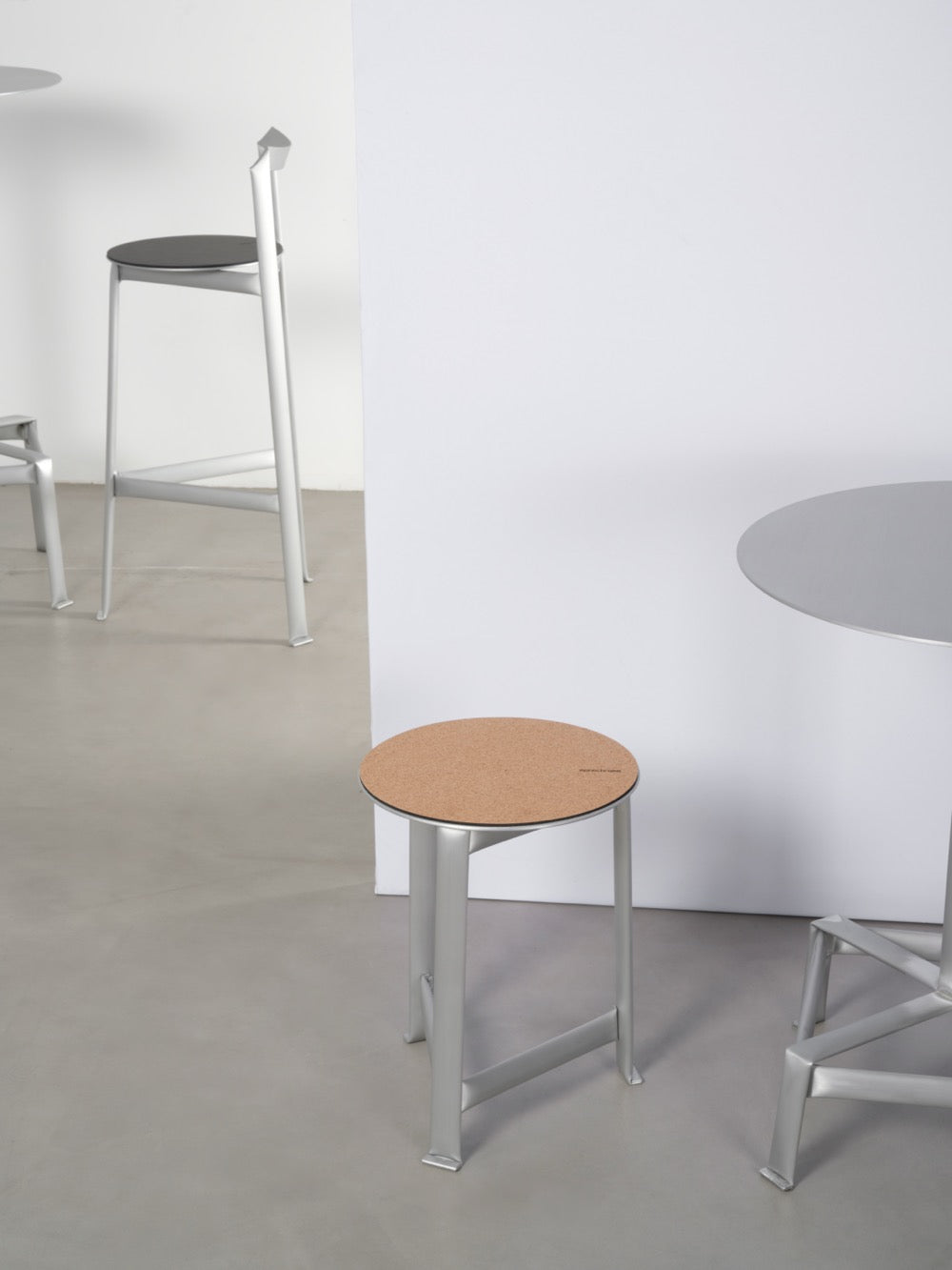 Monochrome｜Basic Stool